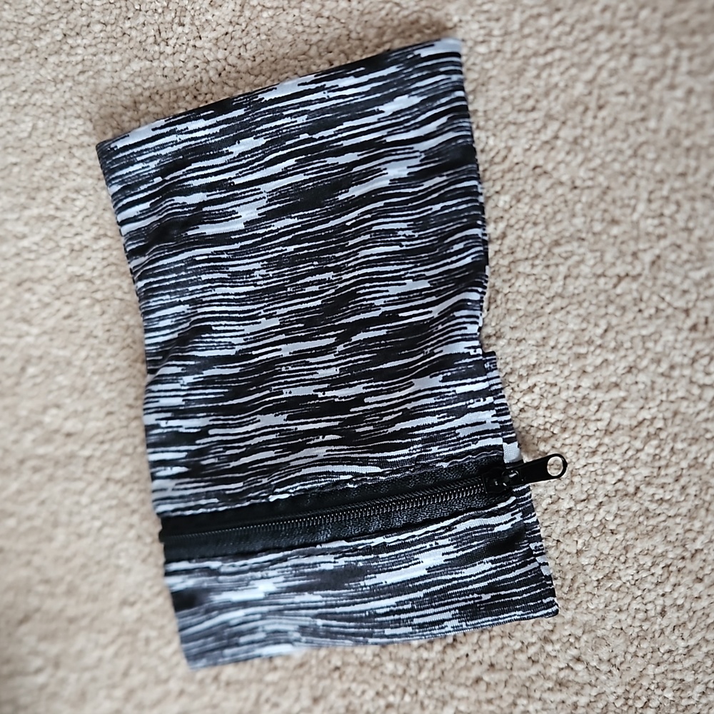 Wrist wallet